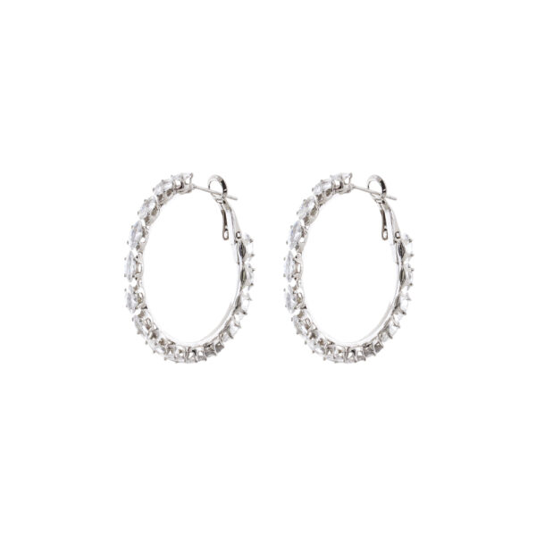 Σκουλαρίκια Party μεταλλικά ασημί κρίκοι 3.7 cm με λευκά ζιργκόν